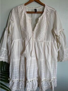 Bohemian Lace-Trim Cream Peasant Tunic